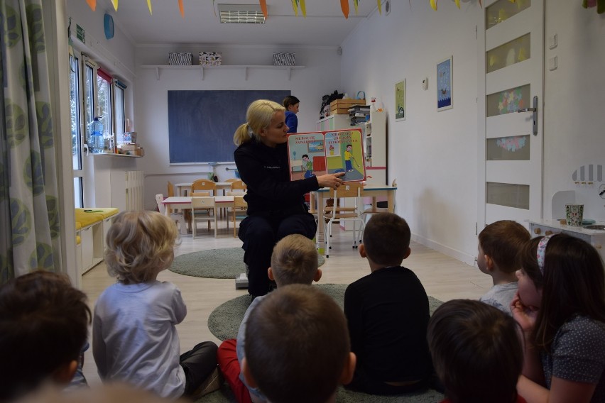 Policjanci z Koszalina spotkali się z przedszkolakami [ZDJĘCIA]