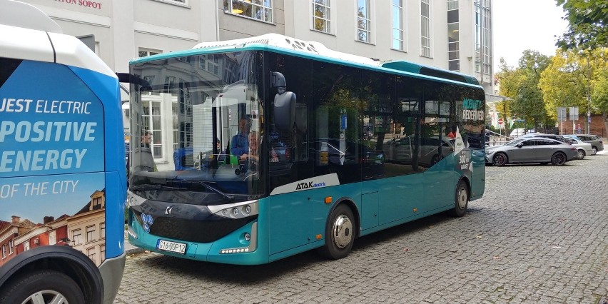 Sopot: Prezentacja autobusów elektrycznych. Miasto chce takimi zastąpić spalinowe pojazdy na liniach wewnętrznych