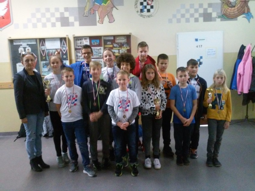 Zbąszyńskie szkoły najlepsze, w drużynowych mistrzostwach powiatu nowotomyskiego w szachach