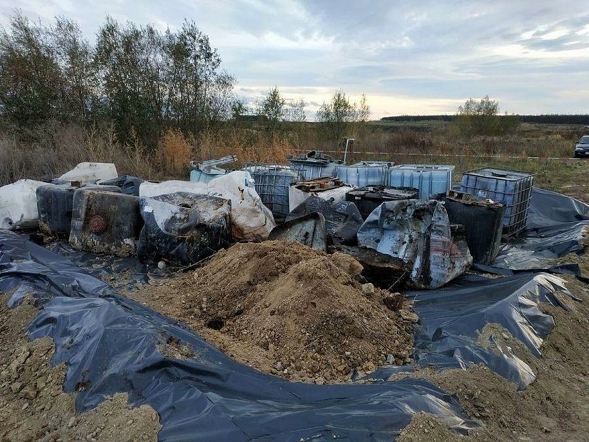 Po 2 latach blisko 3 tys. litrów niebezpiecznych odpadów w końcu zniknęło z Osówki