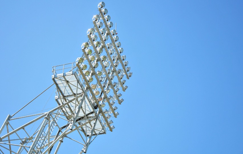 Modernizacja stadionu przy ul. Legionów w Krośnie. Prezydent chce zainwestować kolejne miliony złotych. Czy radni się zgodzą?