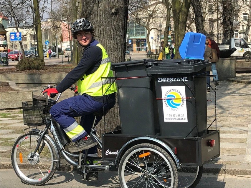 Nowy pojazd interwencyjny w Sopocie. Trzykołowy, elektryczny rower z koszami na śmieci [zdjęcia]