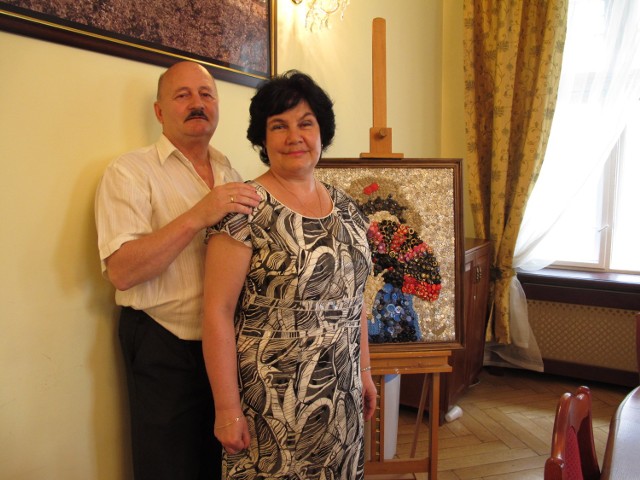 Liliana Gronuś z mężem podczas prezentacji swoich prac w 2011 w wałbrzyskim ratuszu. Zobaczcie jej najnowsze obrazy w Boguszowie.