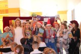Uczniowie ze Szkoły Podstawowej w Jankowie Pierwszym pasowani na czytelników biblioteki ZDJĘCIA