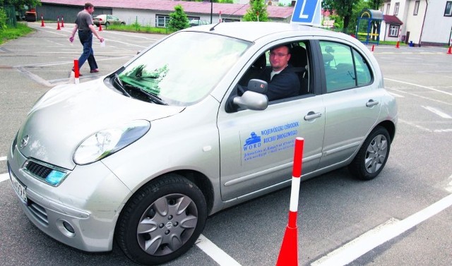 Manewry na placu już nie będą postrachem kursantów. Czekają ich trudne testy teoretyczne