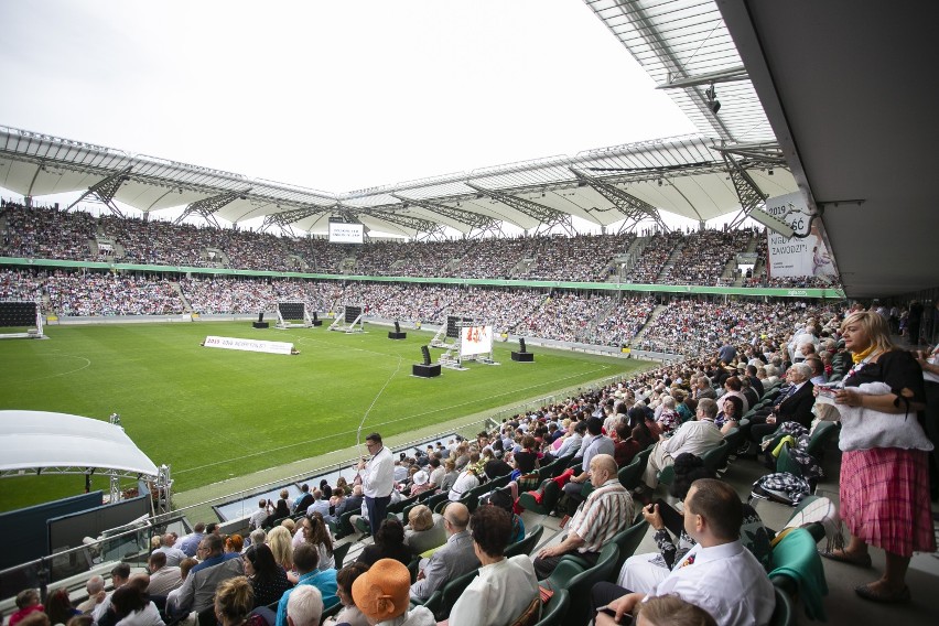 Kongres Świadków Jehowy 2019, Warszawa. Kilkanaście tysięcy wiernych na stadionie Legii