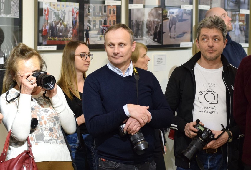 W Galerii Rynek 6 Jarosławskiego Ośrodka Kultury i Sztuki,...