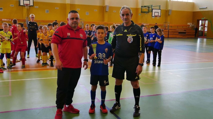 W Sławnie rozegrano I Halowy Turniej Piłki Nożnej Rodziców Żaki 2021