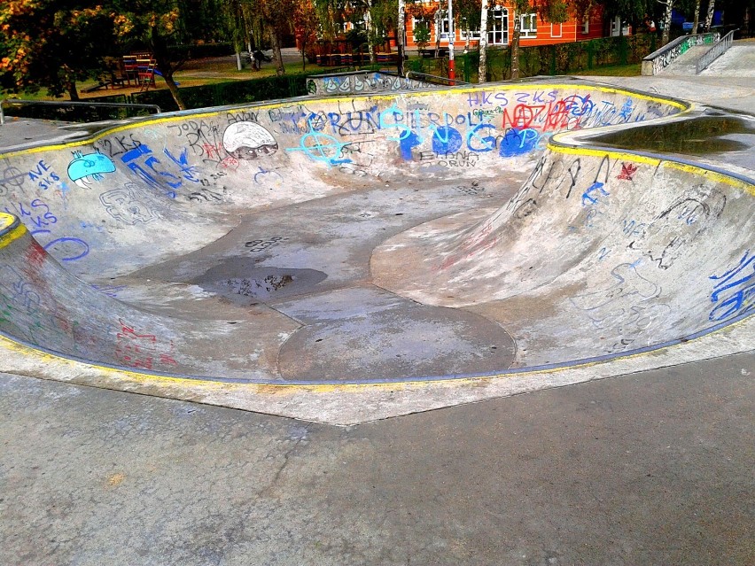 Skatepark tor dla miłośników ekstremalnej jazdy na RubinkowieI