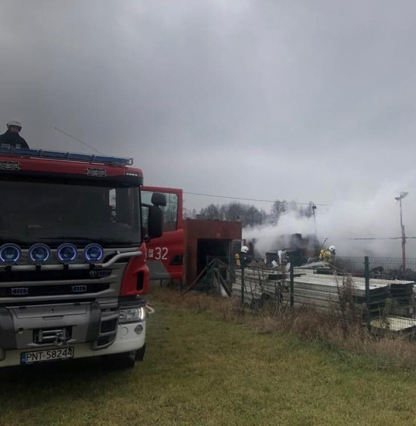 Gmina Nowy Tomyśl: Pożar w Cichej Górze. W akcji 4 zastępy strażaków