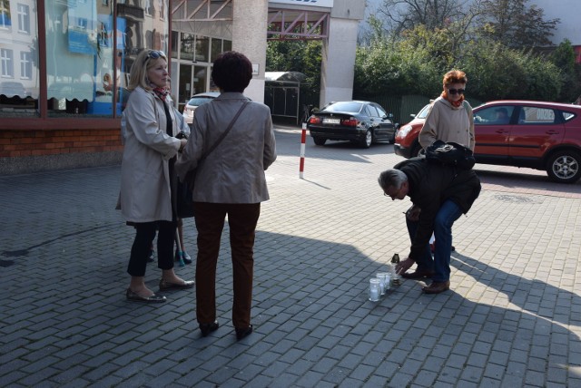 Złożyli znicze w miejsc, gdzie zginęła 77-latka