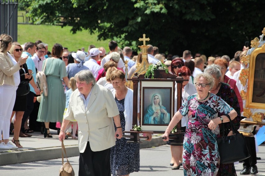 Zamość. Tysiące wiernych uczestniczyło w procesji Bożego Ciała 