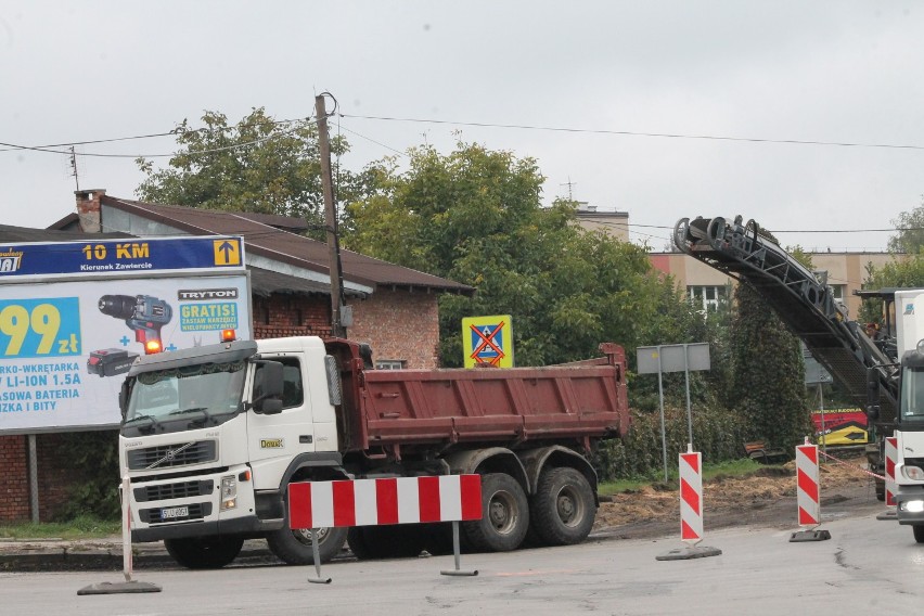 Ruszyła budowa ronda w Ogrodzieńcu [FOTO]