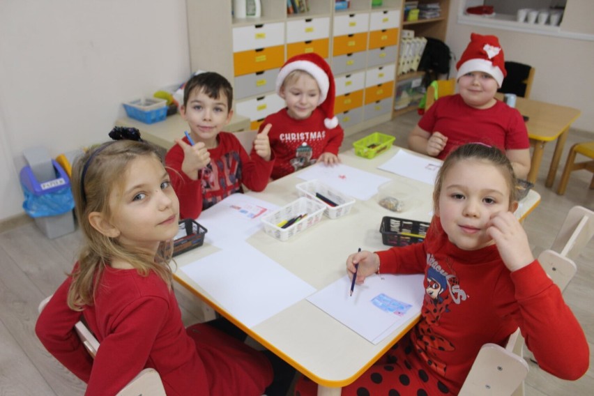 Wizyta Mikołaja w Niepublicznym Przedszkolu Językowo-Sportowym Czerwona Ciuchcia w Chodzieży 