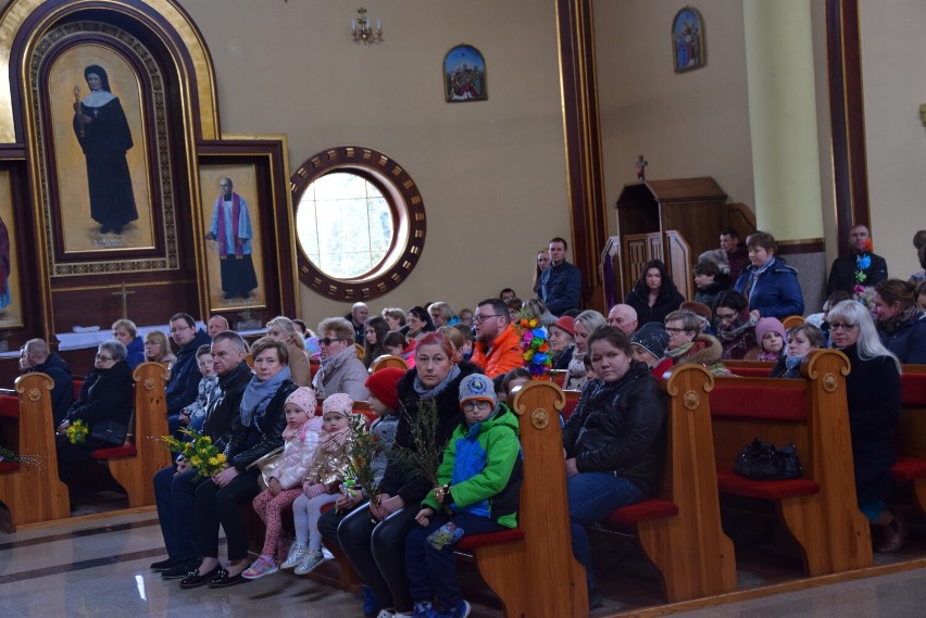 Suwałki. Słodka niedziela palmowa w parafii św. Kazimierza Królewicza