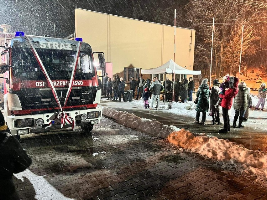 Mają to! Święto w Grzebienisku - strażacy i mieszkańcy oficjalnie przywitali wóz bojowy