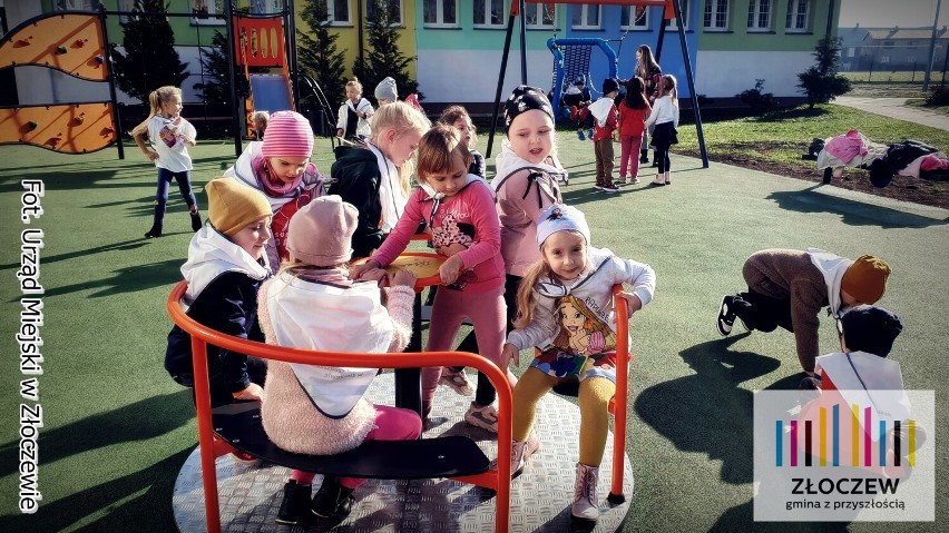 Nowy plac zabaw powstał przy szkole i przedszkolu w Złoczewie ZDJĘCIA