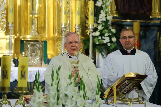 Abp Marek Jędraszewski wczoraj przewodniczył sumie odpustowej w Kościele Panien Dominikanek w Piotrkowie