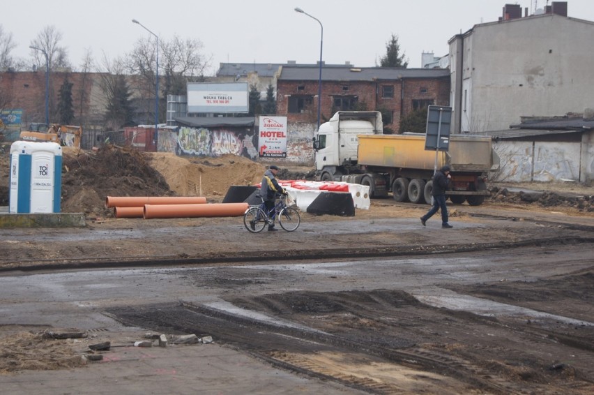 Radomsko: Roboty na ul. Brzeźnickiej. Utrudnienia w ruchu