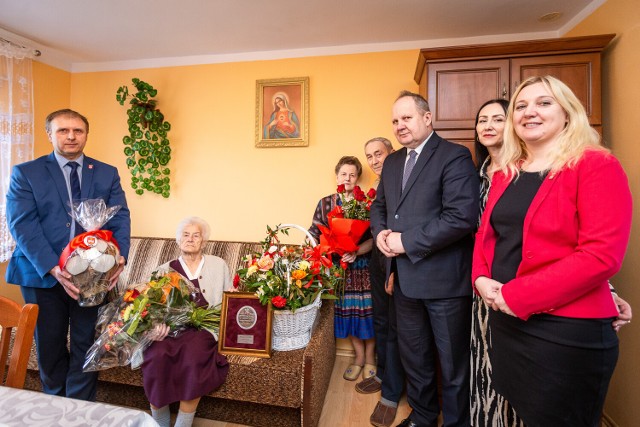 Z Genowefą Bieżuńską spotkali się przedstawiciele samorządu województwa, a także gminy Wąpielsk