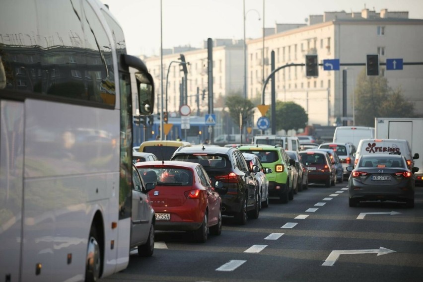 To częsty grzech kierowców na krakowskich ulicach, którzy...