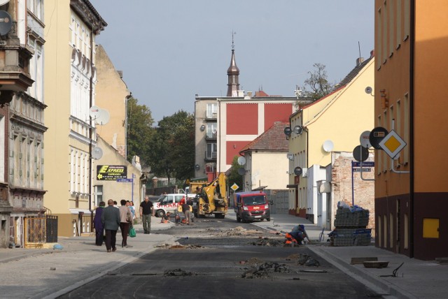 Na zdjęciu finisz prac na ul. I-ego Pułku Ułanów