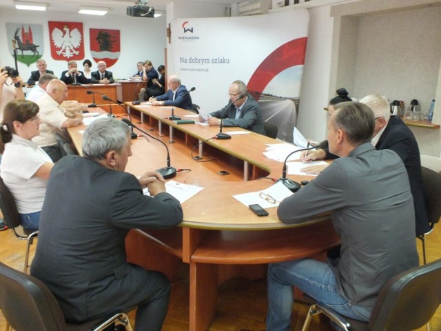 Komisarz Wyborczy w Sieradzu wydał postanowienie w sprawie objęcia mandatu radnego powiatu wieruszowskiego przez Zygmunta Ślęzaka