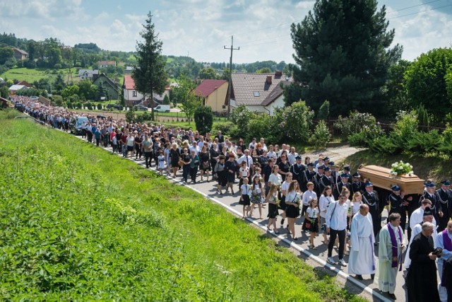 Pogrzeb księdza Stanisława Pilcha, wieloletniego proboszcza parafii Gierczyce