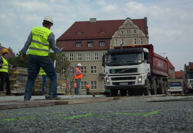 Więcej o remoncie ronda Kaponiera TUTAJ