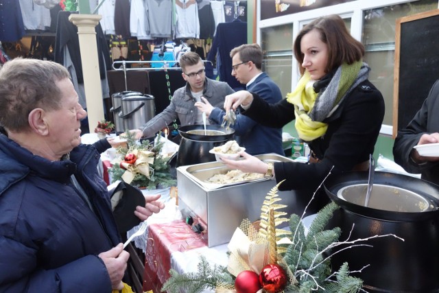 Wigilia SLD na Zielonym Rynku w Łodzi