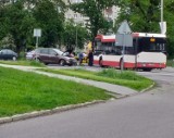 Będzin: Zderzenie autobusu z osobówką w pobliżu Sanktuarium Polskiej Golgoty Wschodu