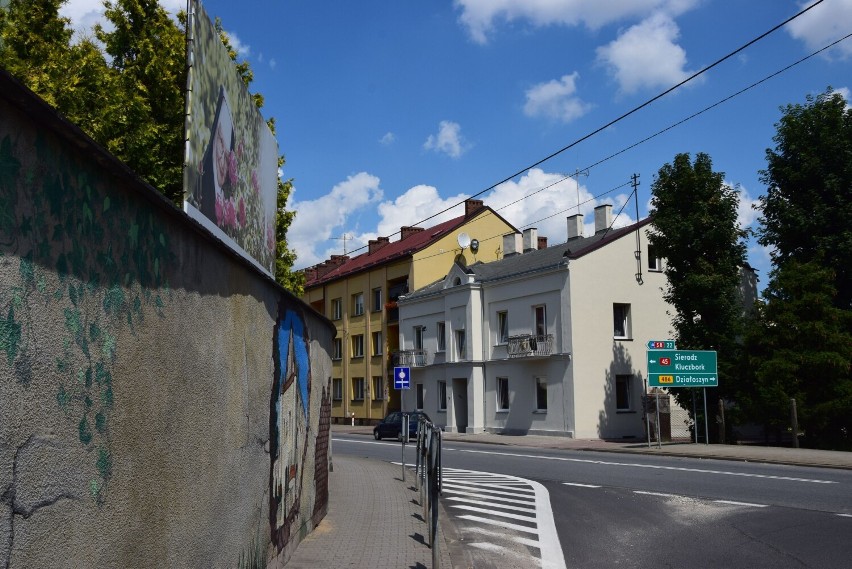 Odnowili budynki komunalne przy Krakowskim Przedmieściu. Jeden jest zabytkowy ZDJĘCIA