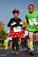 Myszka Miki i Koziołek Matołek biegają! Poznań Maraton w obiektywie Szymona Muchy [ZDJĘCIA]