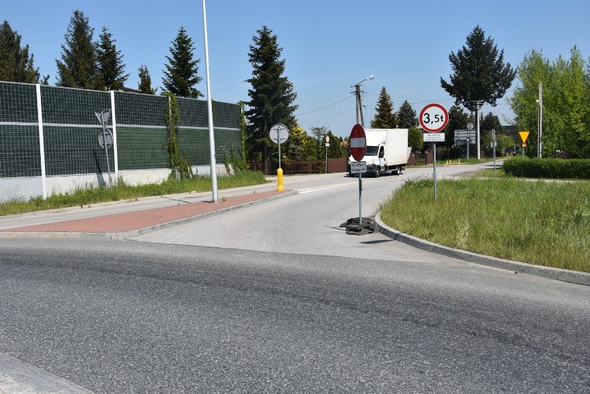 Gigantyczny absurd drogowy. Najdziwniejszy zjazd z autostrady w Polsce