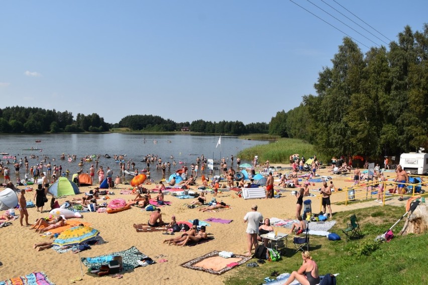 Wakacje w powiecie wejherowskim. Mieszkańcy i turyści odpoczywali nad wodą| ZDJĘCIA