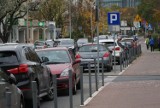 Poznań płaci potężne pieniądze za słupki drogowe. Czy ich stawianie ma sens? 