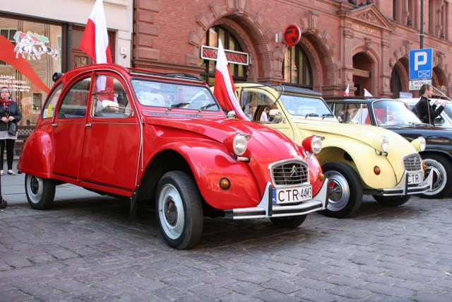 Zlot fanów Citroena 2CV w Toruniu