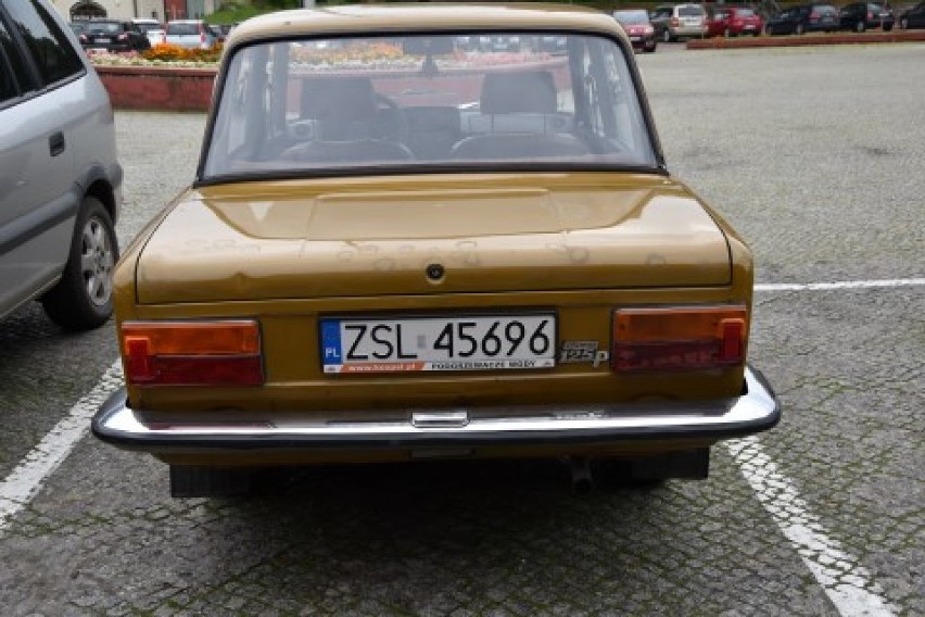 Grzegorz Ćwikliński i jego maszyna - duży Fiat 125 p