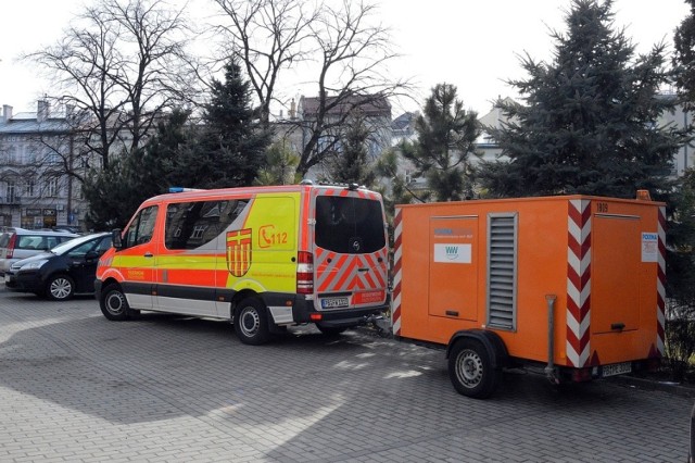 Agregat prądotwórczy szybko dotarł z Paderborn w Niemczech do Przemyśla. Docelowo zostanie zawieziony do szpitala w przygranicznych Mościskach na Ukrainie.