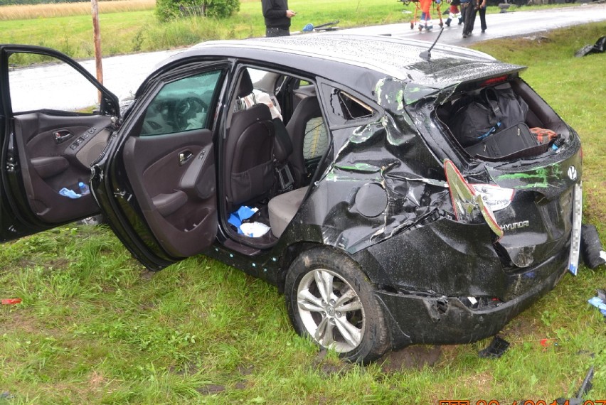 Wypadek w Żarnowcu: Dwie osoby pozostały w szpitalu.