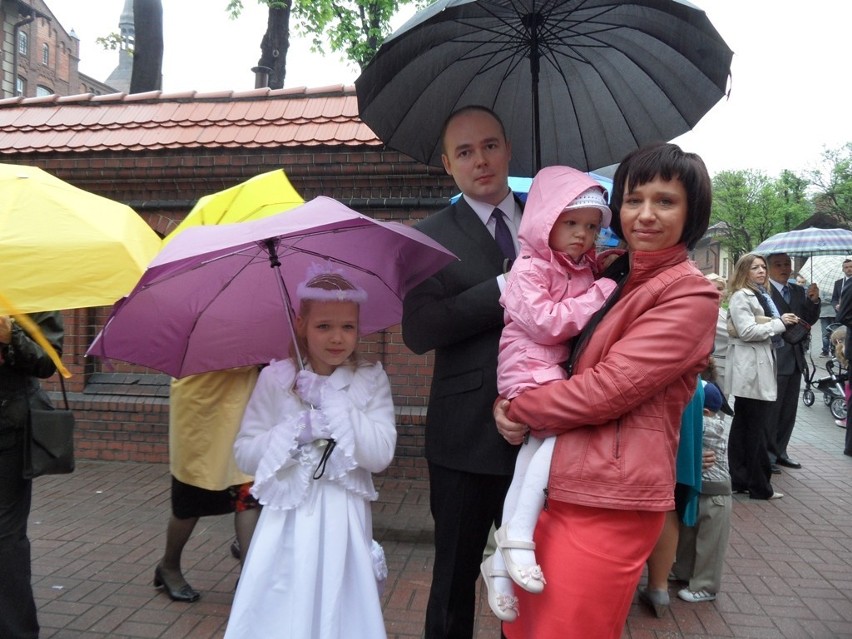 Katowice: Pierwsza Komunia Święta 2013. Dzieci z parafii św. Szczepana przyjęły sakrament [ZDJĘCIA]