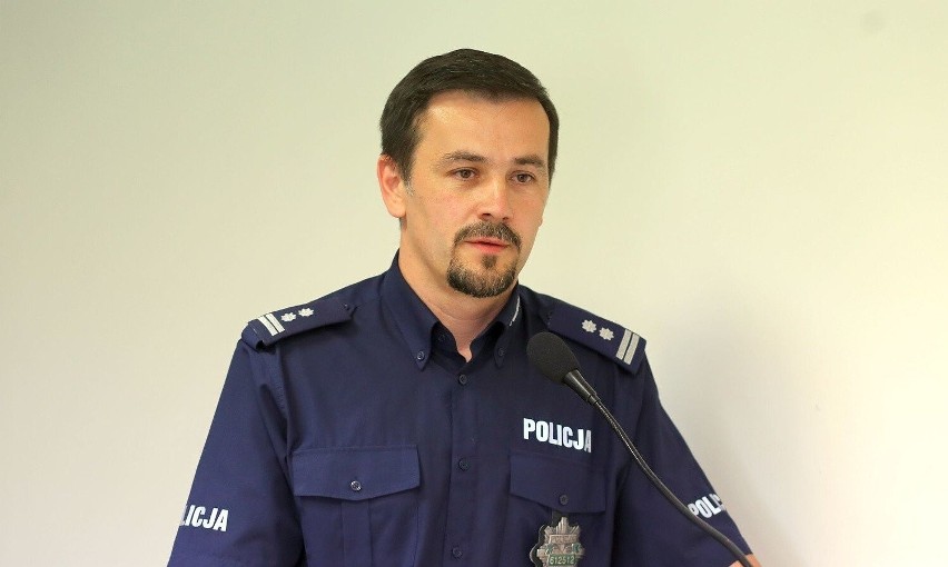 Paweł Zawada, komendant policji w Sępólnie Krajeńskim, w...