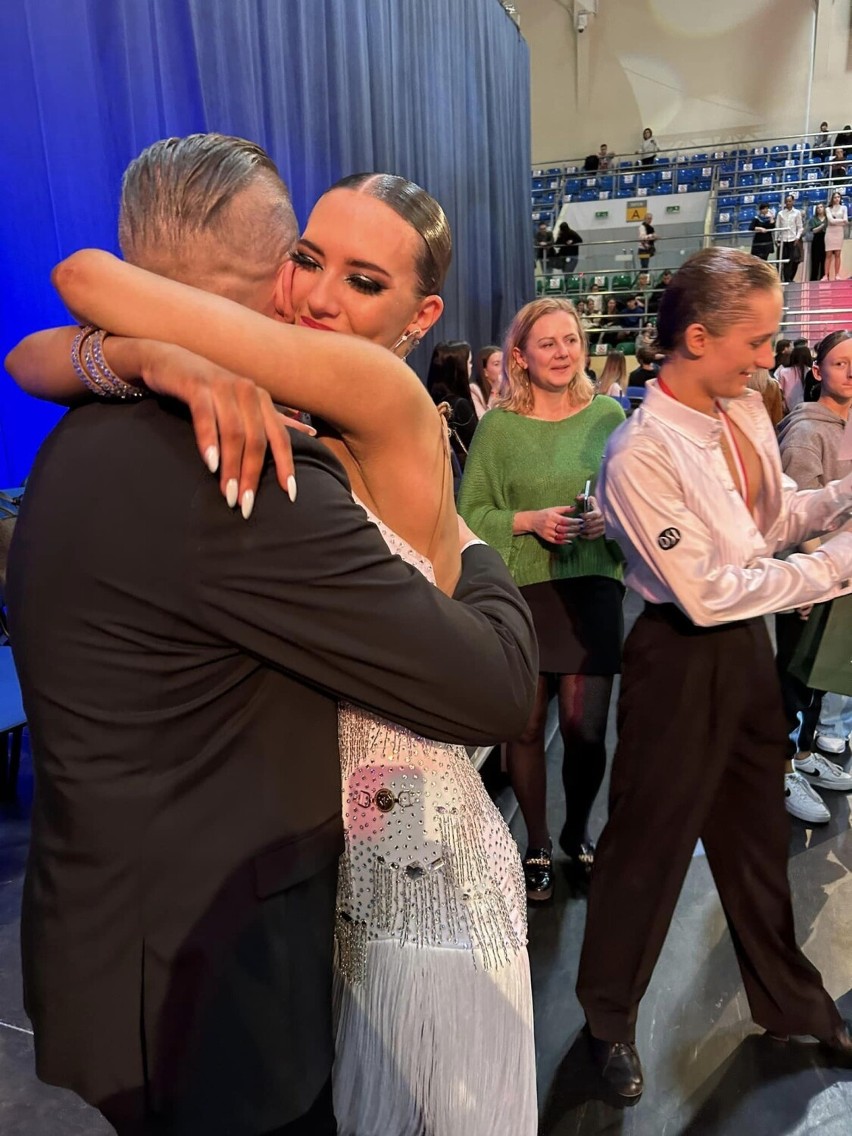 Wielki sukces zduńskowolskiego mistrza tańca młodego pokolenia na Mistrzostwach Polski! Antoni Krajewski z partnerką stanęli na podium FOTO