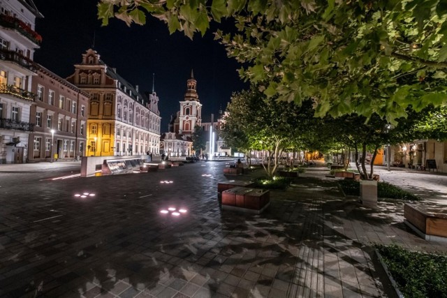 To ostatni weekend sierpnia, czyli symboliczne pożegnanie wakacji. „Mijające” lato można hucznie pożegnać, dzięki licznym atrakcjom w Poznaniu. Tych nie brakuje i będzie okazja do zwiedzania poznańskich fortyfikacji, podziwiania egzotycznych zwierząt, a nawet skorzystania z nowego festiwalu filmowego w sercu Poznania. Przedstawiamy najciekawsze propozycje na weekend 27-28 sierpnia. 

Co robić w mieście i okolicy? Sprawdź! --->