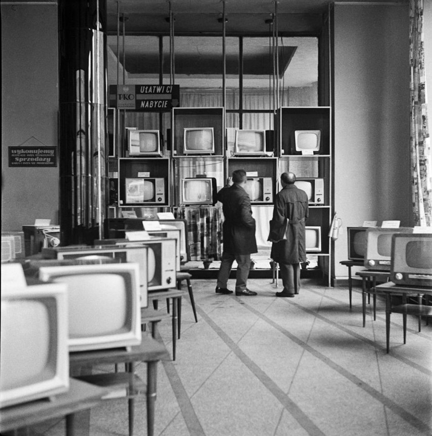 Sklep ze sprzętem RTV, 1964 r.