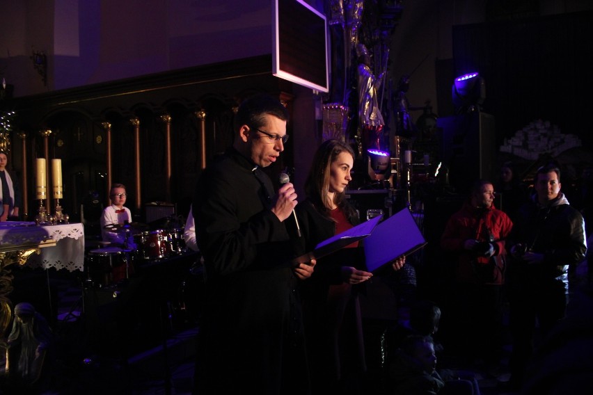 Noworoczny koncert kolęd w krotoszyńskiej Farze z udziałem Marka Torzewskiego [ZDJĘCIA]