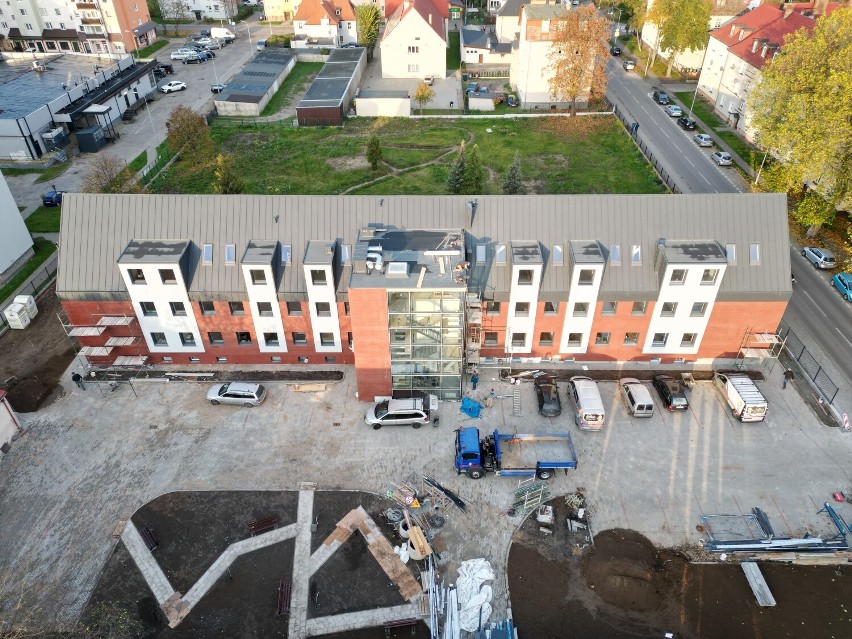 Przebudowa budynku przy ul. Okrzei w Lęborku na ukończeniu. Powstanie tam Centrum Usług Społecznych