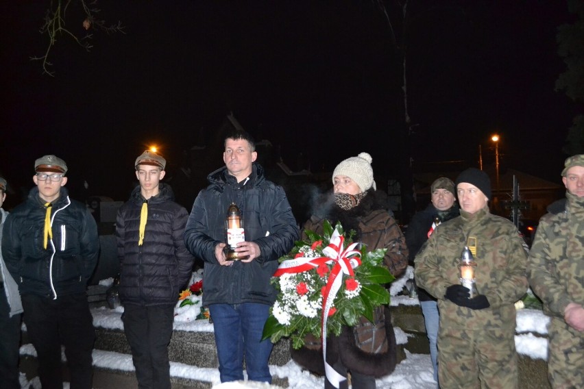 Uroczystość na cmentarzu parafialnym na osiedlu Rozwadów