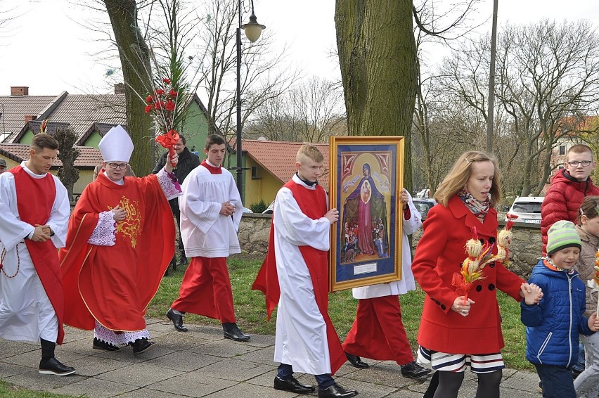 Procesja z palmami i wprowadzenie ikony Matki Bożej...