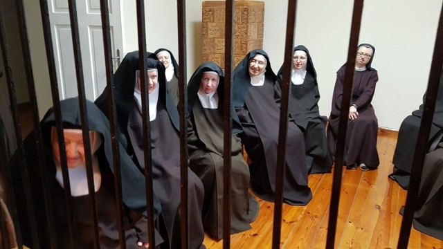 Żyjące za klauzurą karmelitanki bose z łódzkiego klasztoru mają koronawirusa. Zaraziły się, chociaż nigdzie nie wychodzą z klasztoru! Siostry proszą swoich przyjaciół o modlitwę.

CZYTAJ DALEJ NA NASTĘPNYM SLAJDZIE